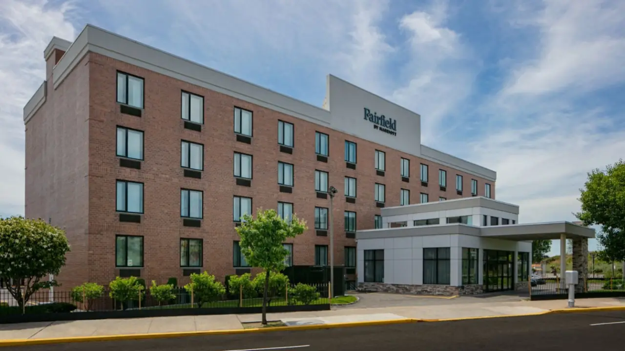 Fairfield JFK Airport Hotel: Location, Shuttle, Rooms, Prices & Reviews