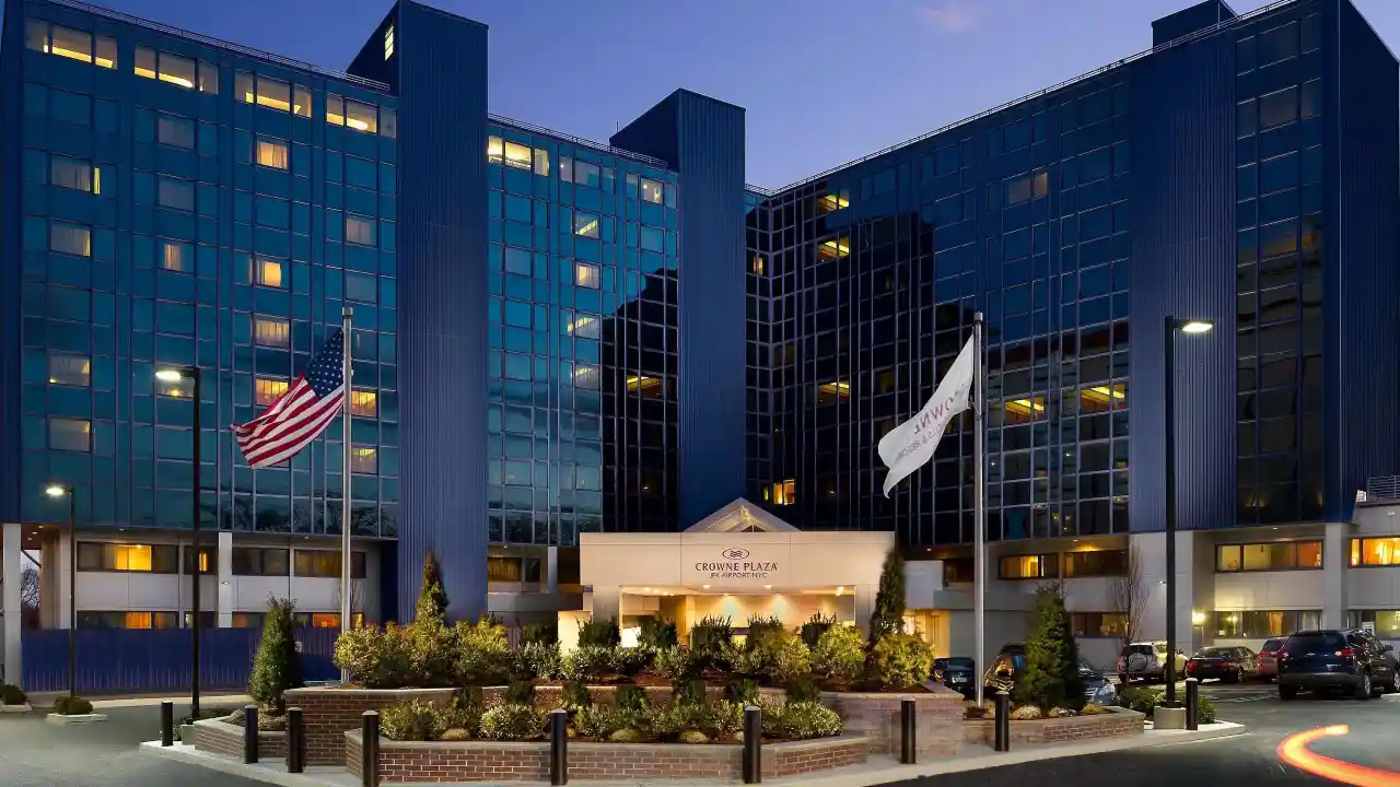 Airport Plaza Hotel JFK Airport – Location, Facilities, Pricing & Traveler Reviews