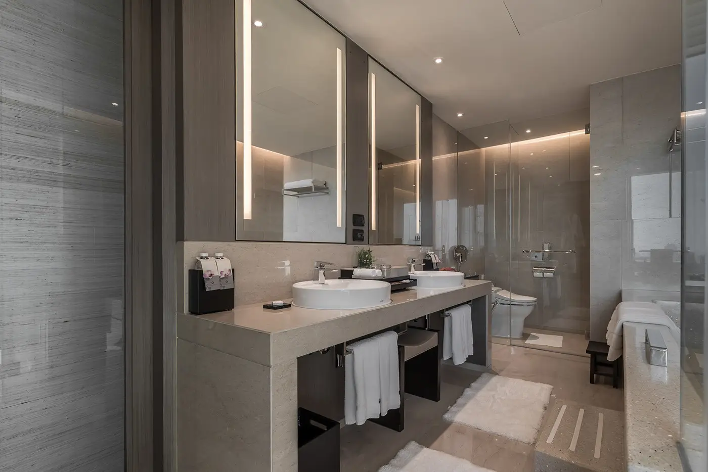 essence hotel bathroom view