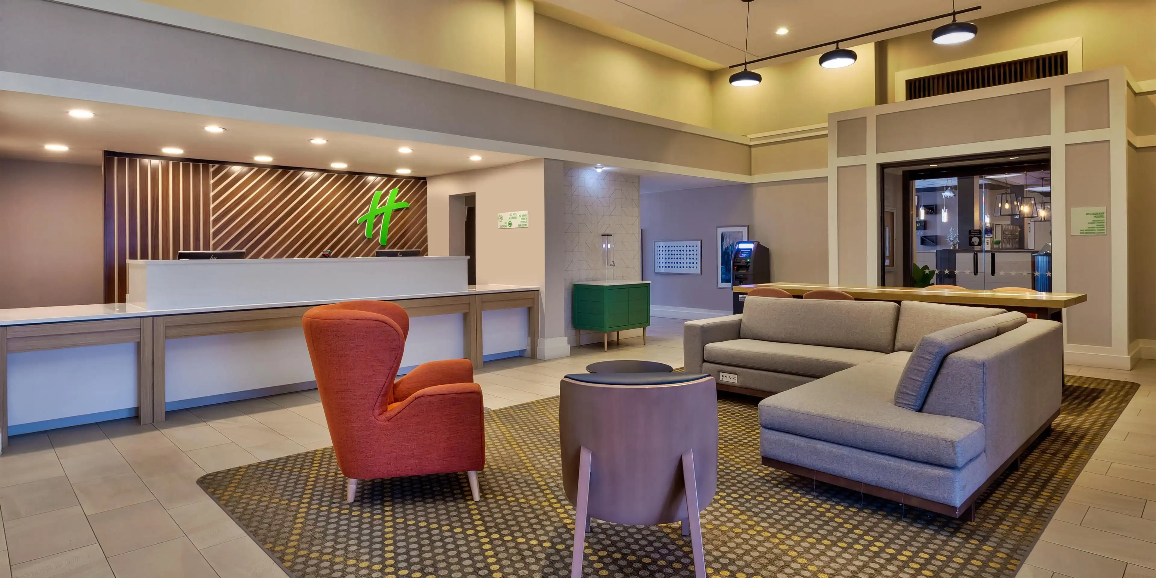 holiday inn jfk lobby