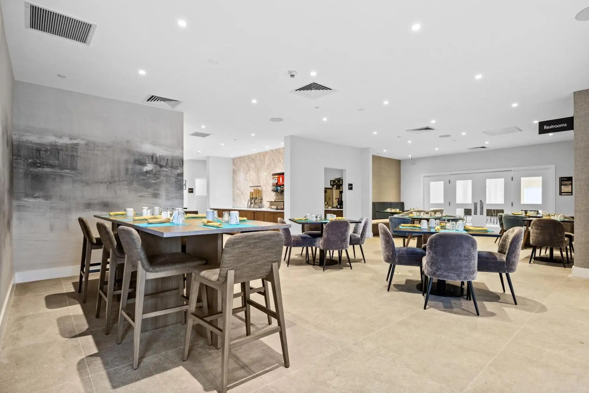 doubletree by hilton hotel dining area view