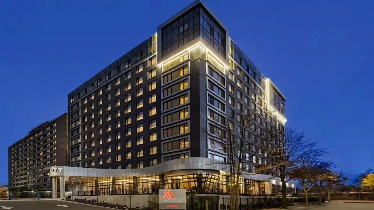 Best Hotels Near JFK International Airport – Budget, Luxury & Free Shuttle Options Guide